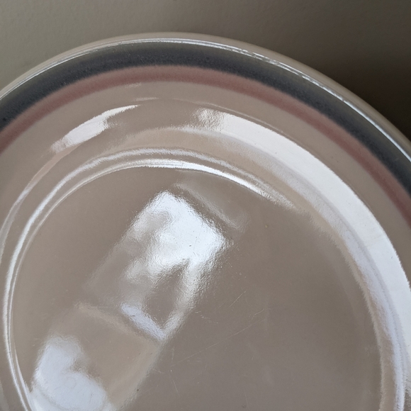 Aura Pink Pfaltzgraff soup bowls and one salad plate - Picture 7 of 12